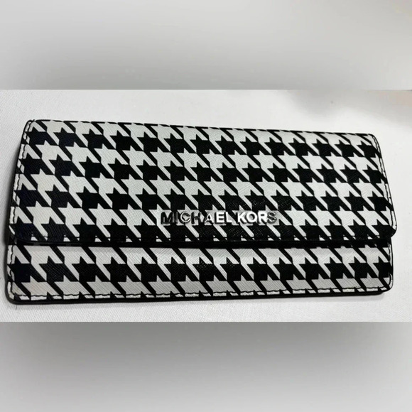 Michael Kors Handbags - Michael Kors houndstooth print wallet Used